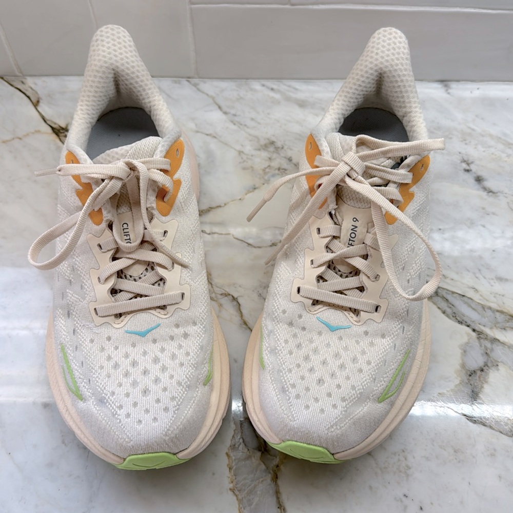 Hoka Women's Clifton 9 - Vanilla/Astral